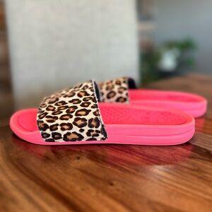 Athletic Propulsion Labs (APL) calf hair leopard print  iconic slide. Size 9